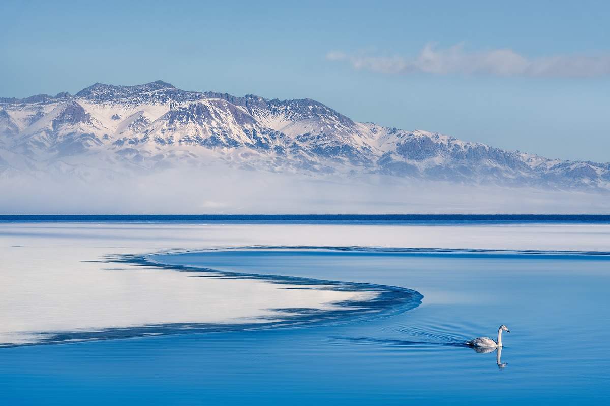一湖一沙一雪场 冬日旅游很火热