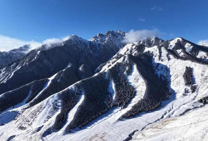 一隧穿天山 巴州引客来