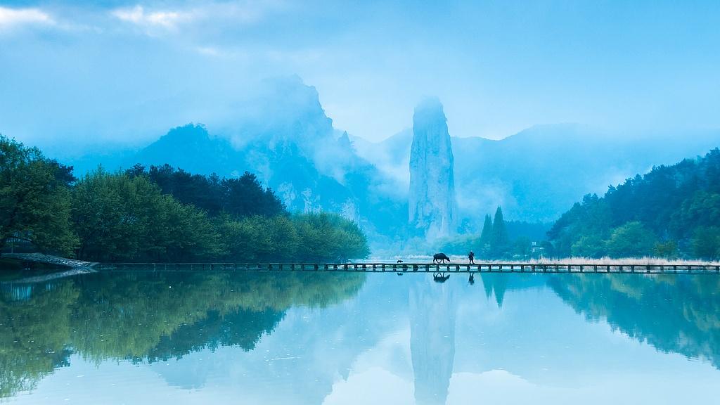 文化和旅游部：2025年上半年国内居民出游人次32.85亿，出游花费3.15万亿元