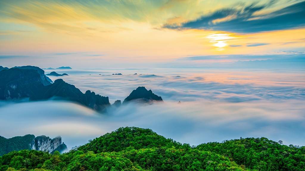 多彩“清凉旅游”持续升温释放澎湃夏日活力 暑期文旅乘“热”而上