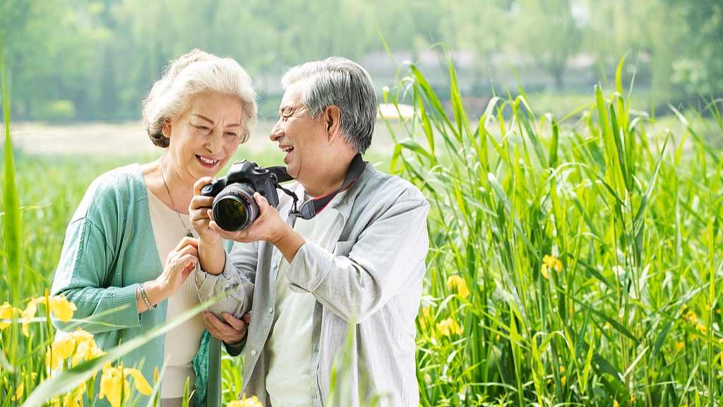 出游门槛多 高龄老人跟团如何才能更顺畅？