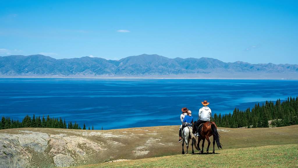 “遇见赛湖 蓝冰之约”――第八届赛里木湖 冰雪旅游季嘉年华开幕